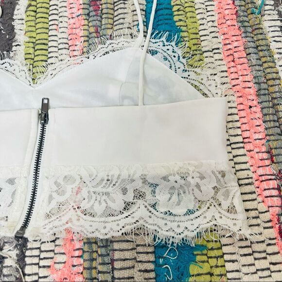 EUC Foreign Exchange White Lace Bralette Medium - Picture 6 of 7